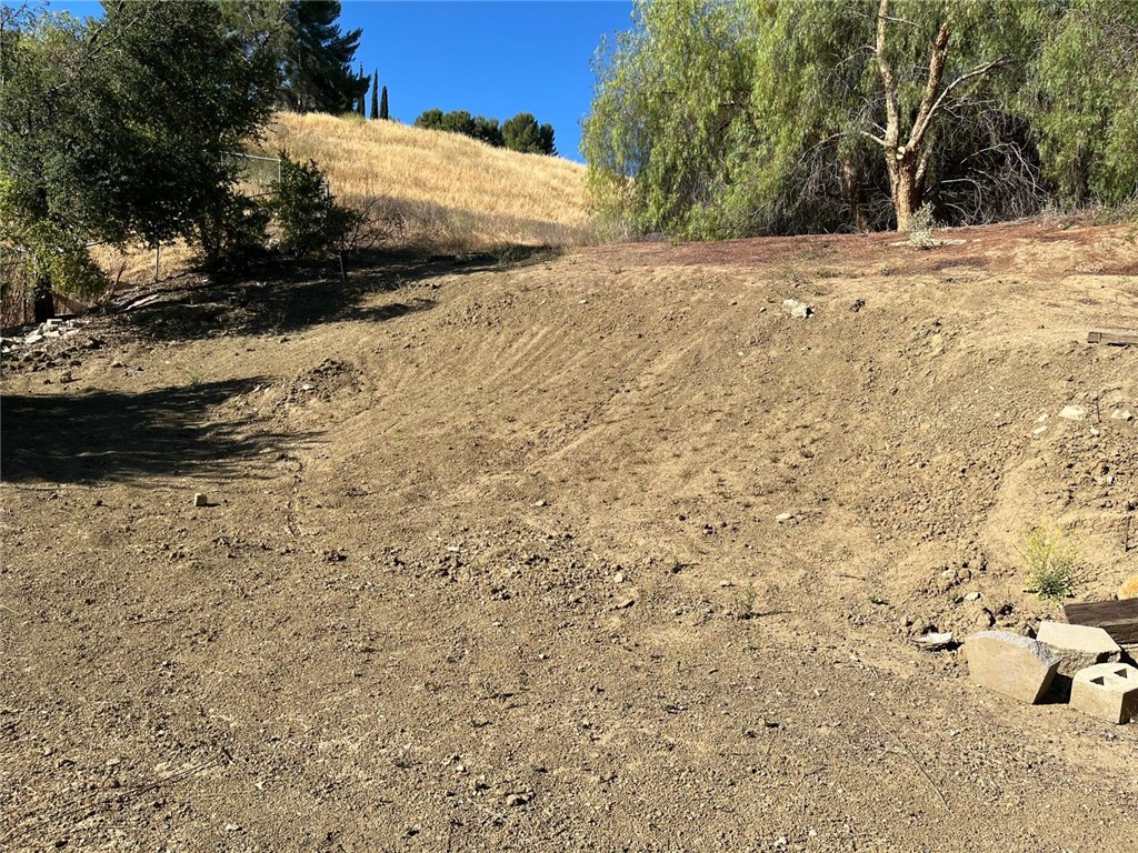 19210 Abdale Street Newhall, CA 91321 - Photo 5 of 9