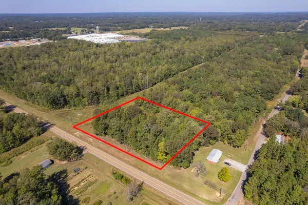 an aerial view of a yard