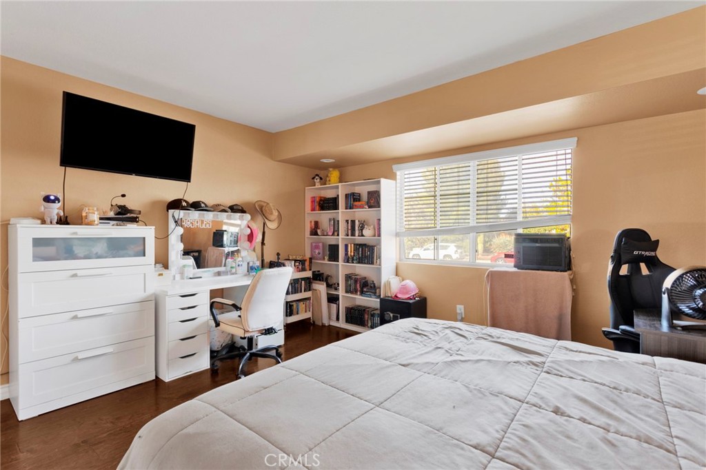 13194 Cardinal Road Victorville, CA 92392 - Photo 15 of 64 Down Stairs Bedroom