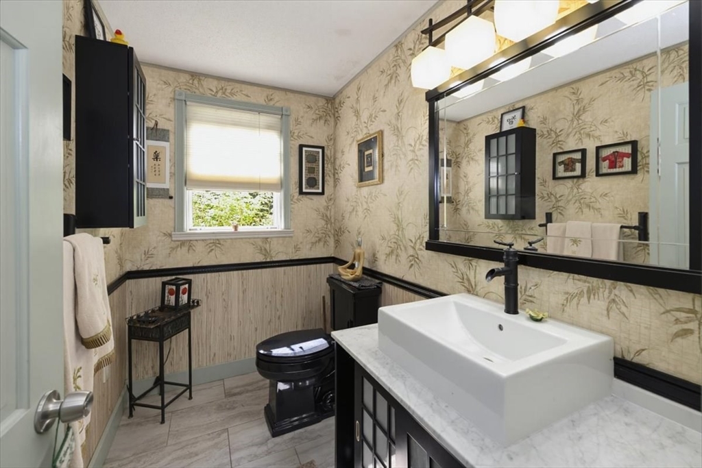 69 Hall Street Dunstable, MA 01827 - Photo 16 of 40