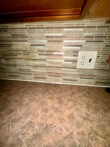 $28,000 | 210 Sugarbush Lane, Belleville, MI 48111