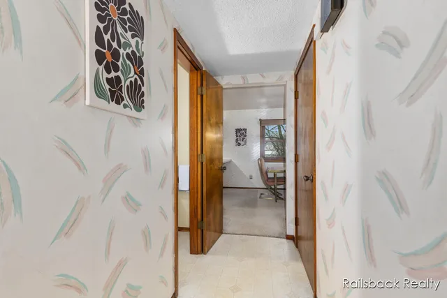 $369,900 | 3535 Bromley Drive Southeast, Grand Rapids, MI 49508