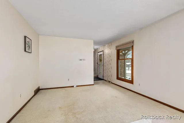 $369,900 | 3535 Bromley Drive Southeast, Grand Rapids, MI 49508