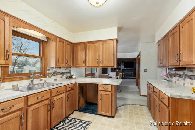 $369,900 | 3535 Bromley Drive Southeast, Grand Rapids, MI 49508