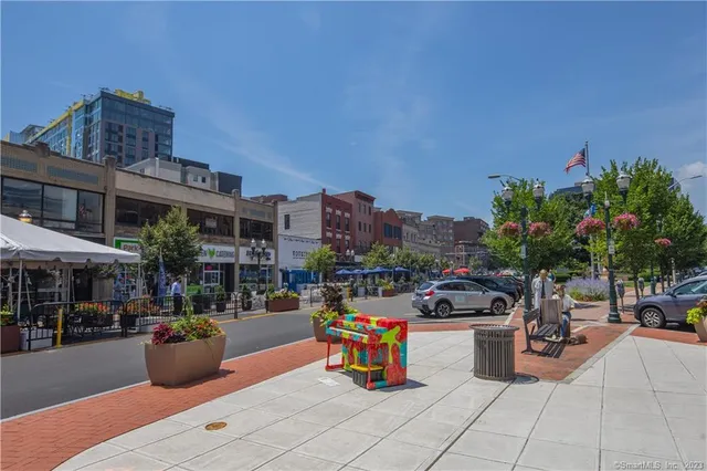 $4,100 | 75 Henry Street, Unit 3WEST, Stamford, CT 06902