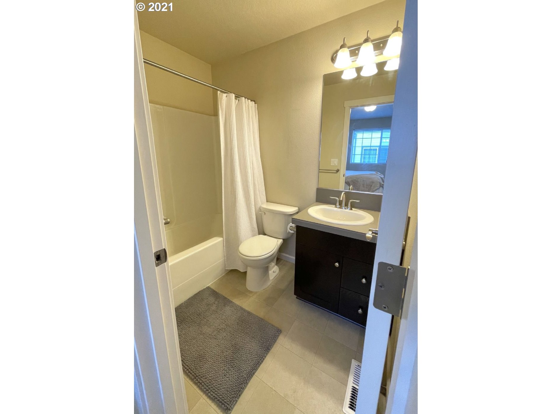 14947 Northwest Shackelford Road Portland, OR 97229 - Photo 13 of 16 Gallery Image 13