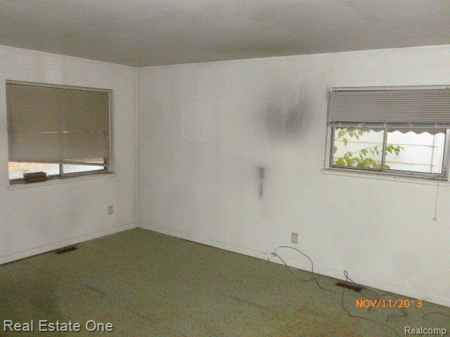 239 Richter Street River Rouge, MI 48218 - Photo 4 of 9 P1100707.JPG