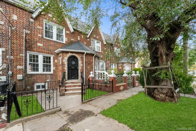 $819,000 | 128-05 116th Avenue | South Ozone Park