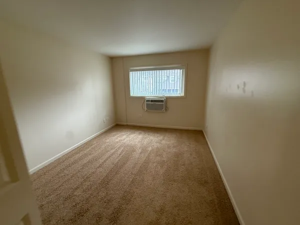 $2,400 | 110 North Kenilworth Avenue, Unit 1B, Oak Park, IL 60301