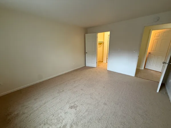 $2,400 | 110 North Kenilworth Avenue, Unit 1B, Oak Park, IL 60301