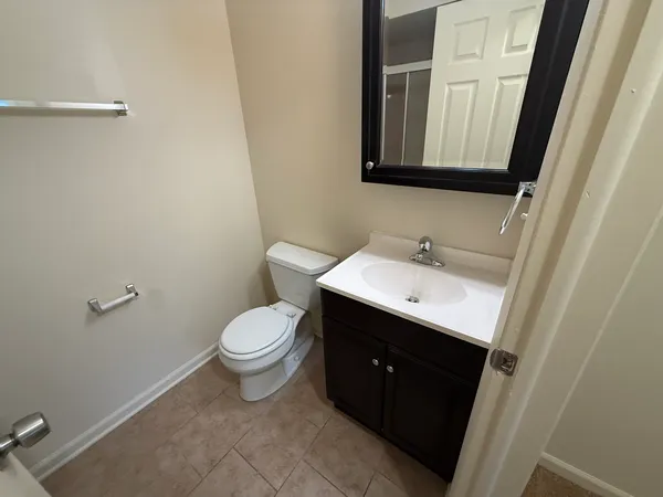 $2,400 | 110 North Kenilworth Avenue, Unit 1B, Oak Park, IL 60301