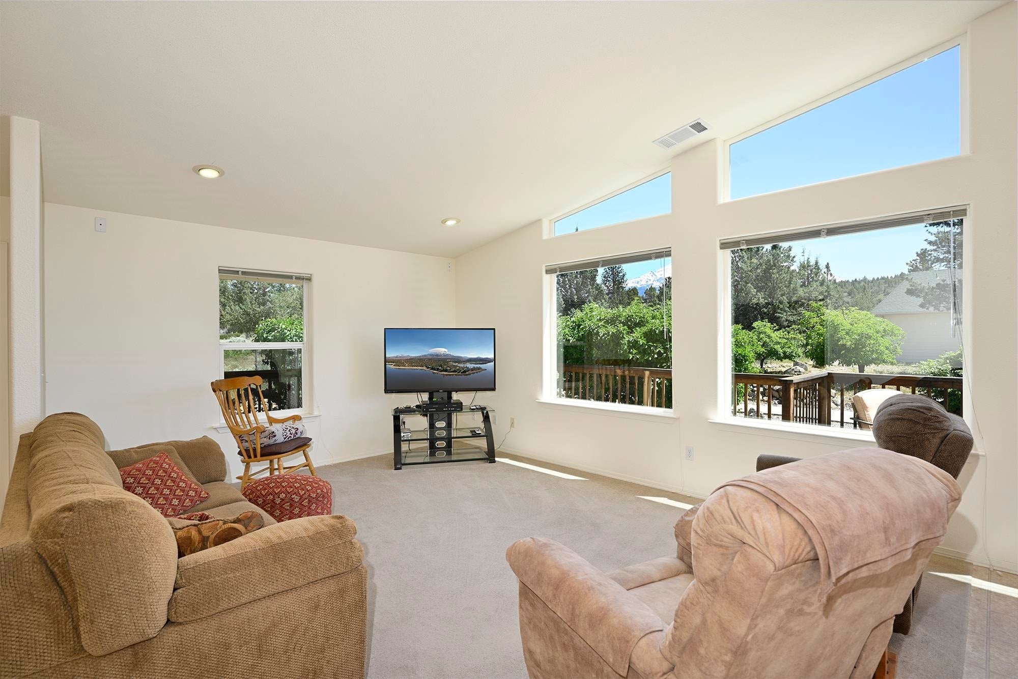 16404 Rockwood Road Weed, CA 96094 - Photo 37 of 50 Gallery Image 37