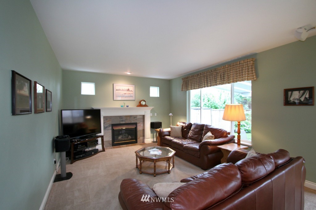 17307 Southeast 185th Place Renton, WA 98058 - Photo 8 of 16 Gallery Image 8