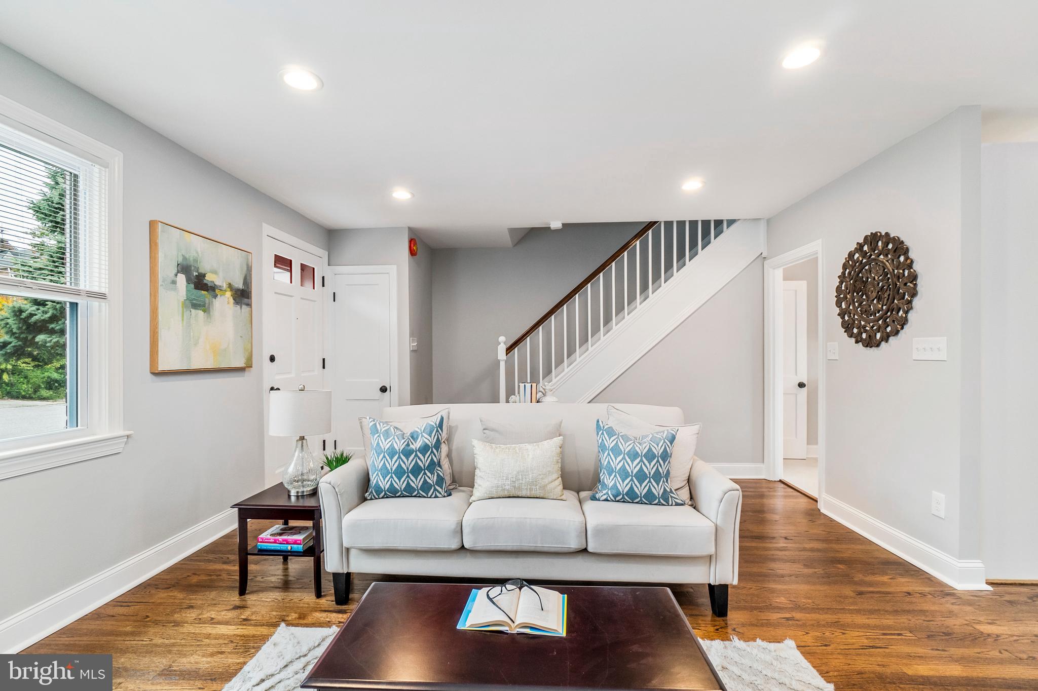 3933 Yolando Road Baltimore, MD 21218 - Photo 6 of 40 Living Room