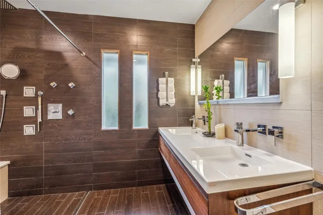 $1,199,000 | 55 Duckpond Drive North, Wantagh, NY 11793