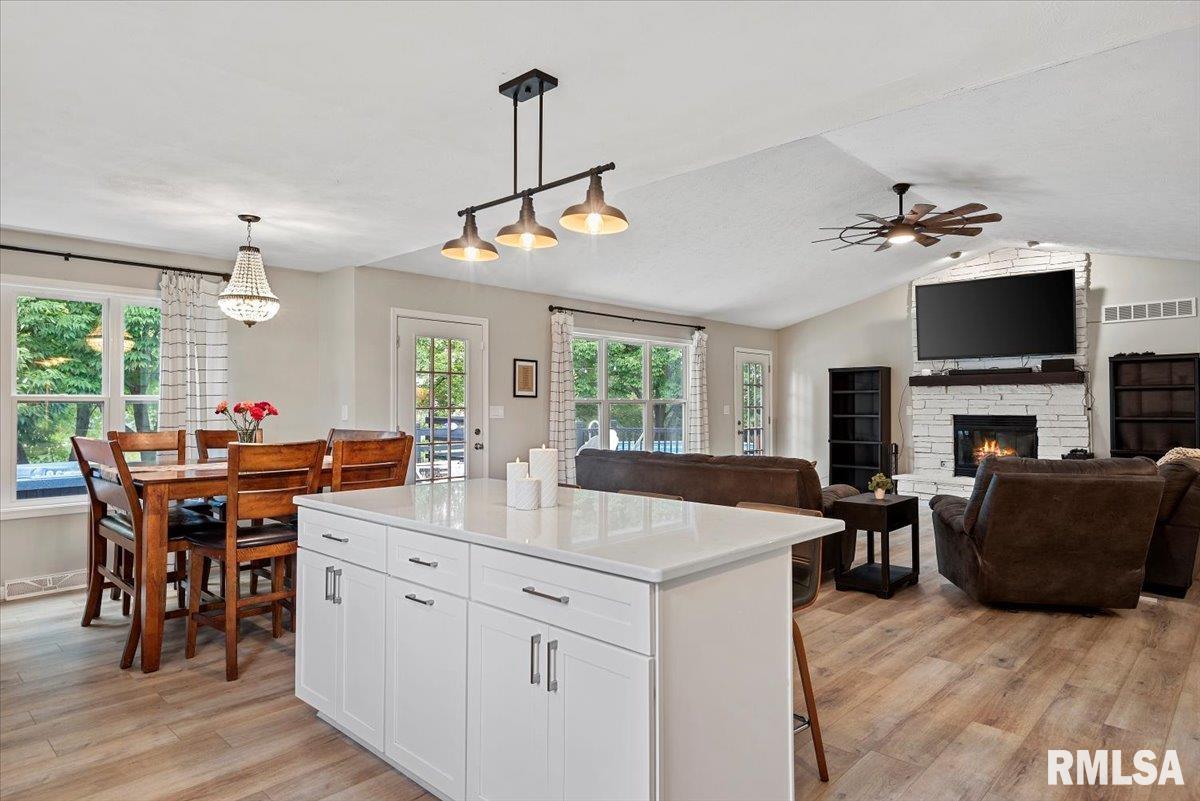 14441 Heritage Point Athens, IL 62613 - Photo 12 of 52 Gallery Image 12