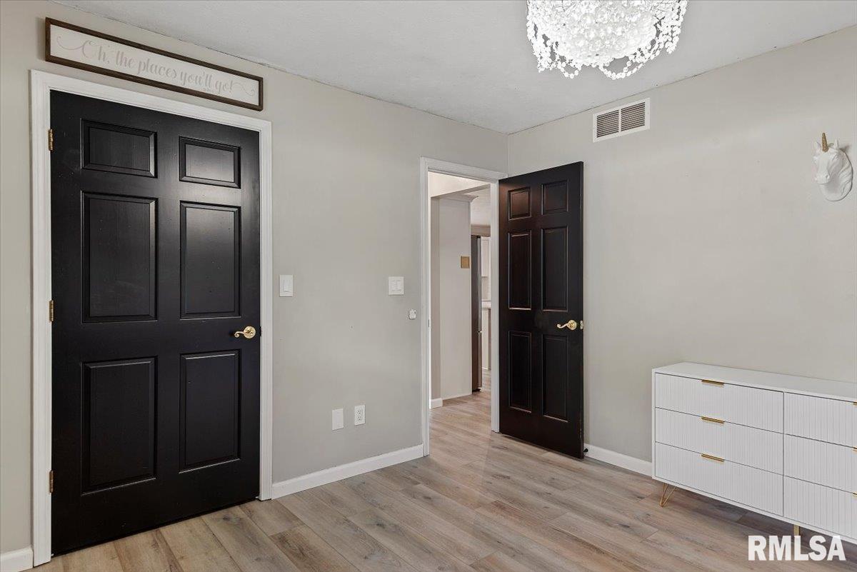 14441 Heritage Point Athens, IL 62613 - Photo 15 of 52 Gallery Image 15