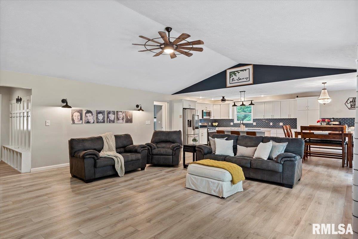 14441 Heritage Point Athens, IL 62613 - Photo 8 of 52 Gallery Image 8