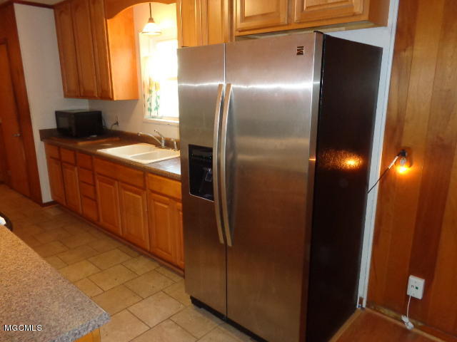 2535 Parkway Road Biloxi, MS 39531 - Photo 12 of 29 016