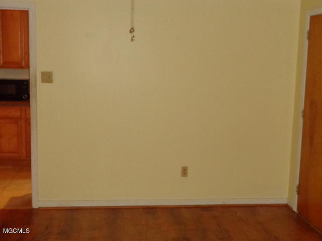 2535 Parkway Road Biloxi, MS 39531 - Photo 15 of 29 019