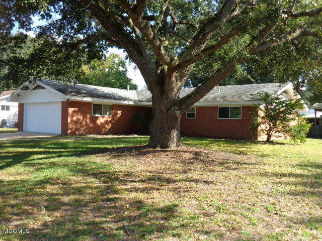 2535 Parkway Road Biloxi, MS 39531 - Photo 3 of 29 006