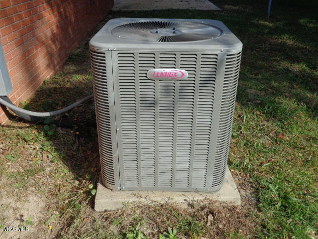2535 Parkway Road Biloxi, MS 39531 - Photo 6 of 29 009