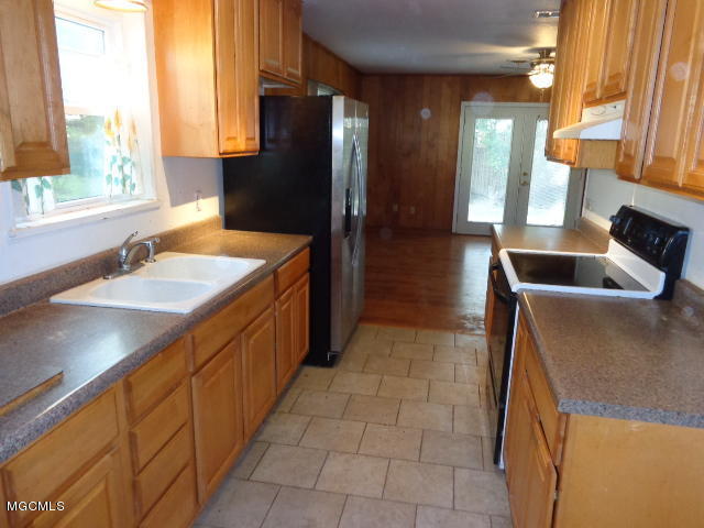 2535 Parkway Road Biloxi, MS 39531 - Photo 9 of 29 013