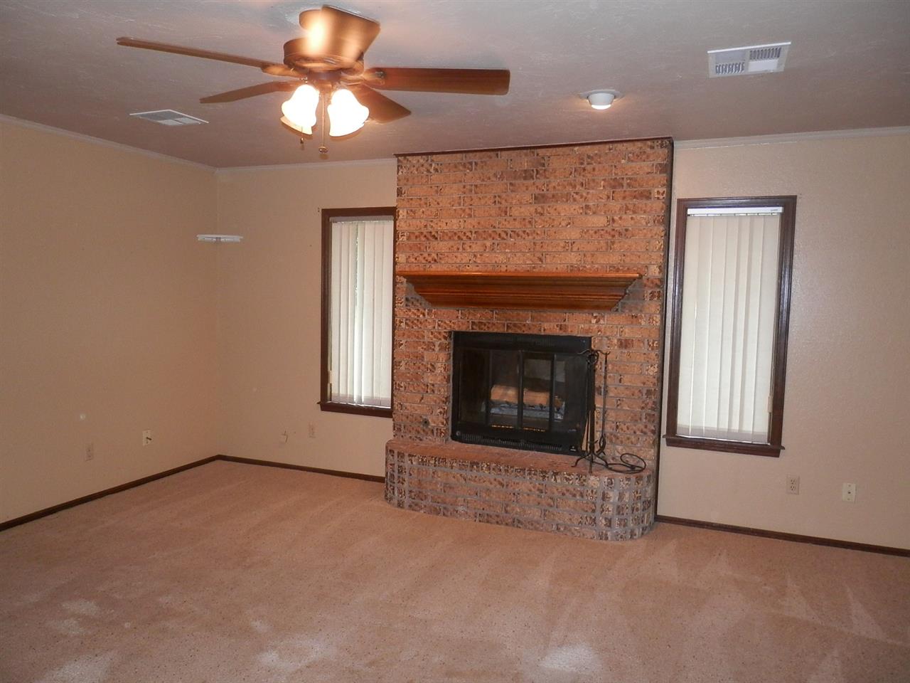 703 Pine Ridge Drive Perry, OK 73077 - Photo 2 of 25 Gallery Image 2