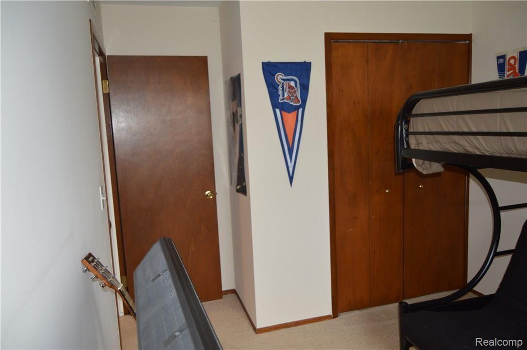 26295 South River Road Harrison Township, MI 48045 - Photo 13 of 26 26295SoRiverRdKaren (26).JPG
