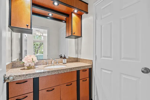 $1,140,000 | 18984 Harbor Side Boulevard, Montgomery, TX 77356