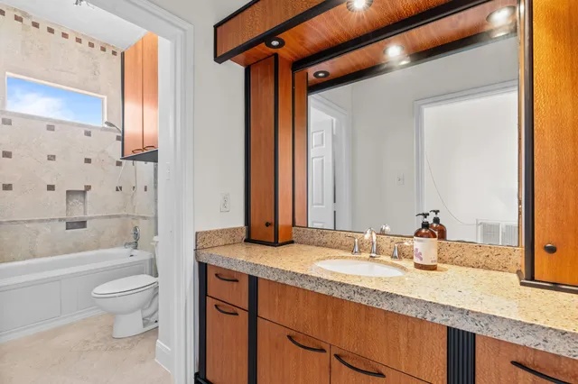 $1,140,000 | 18984 Harbor Side Boulevard, Montgomery, TX 77356