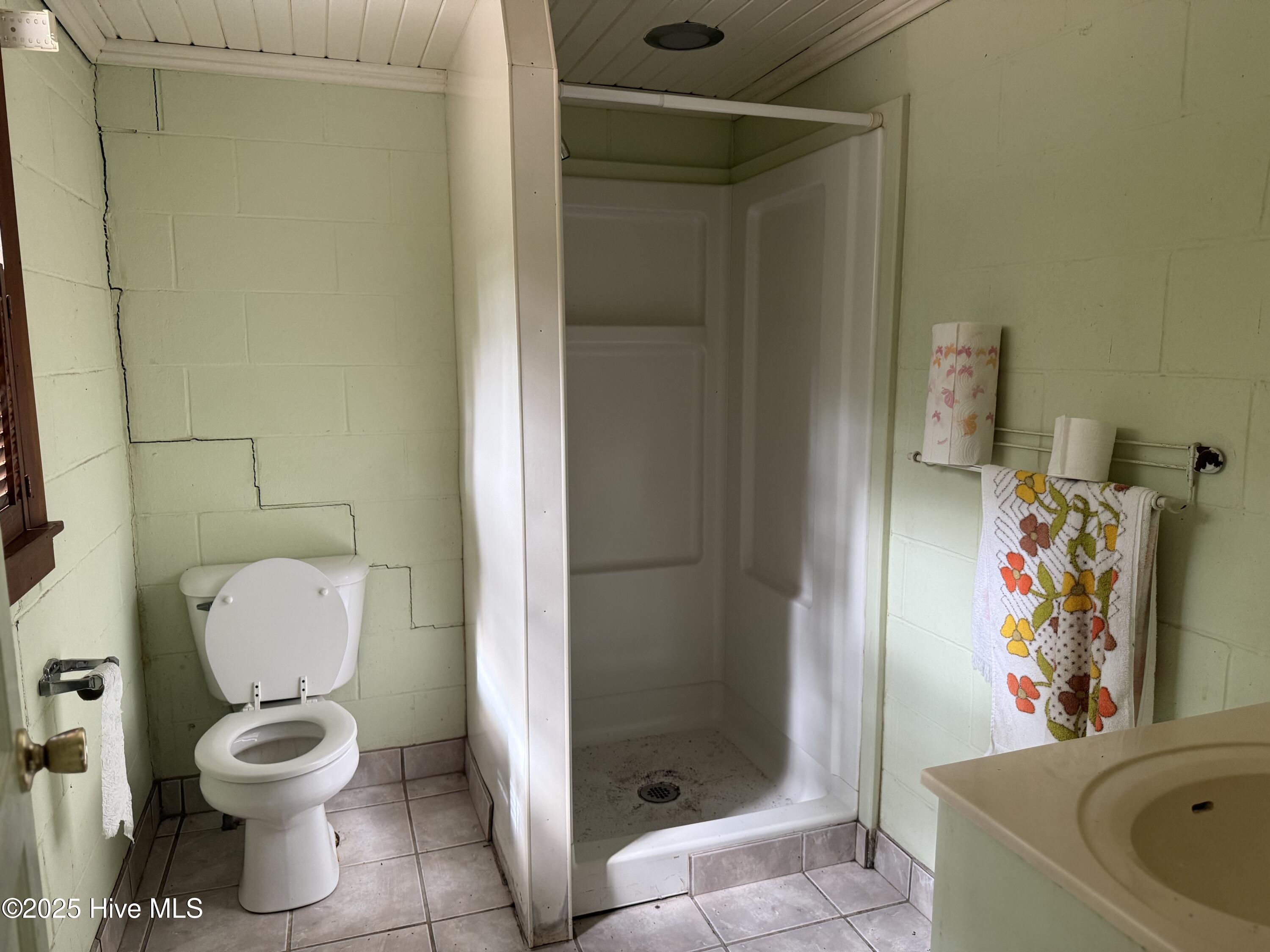 807 Stewart Avenue Clinton, NC 28328 - Photo 22 of 26 FullSizeRender