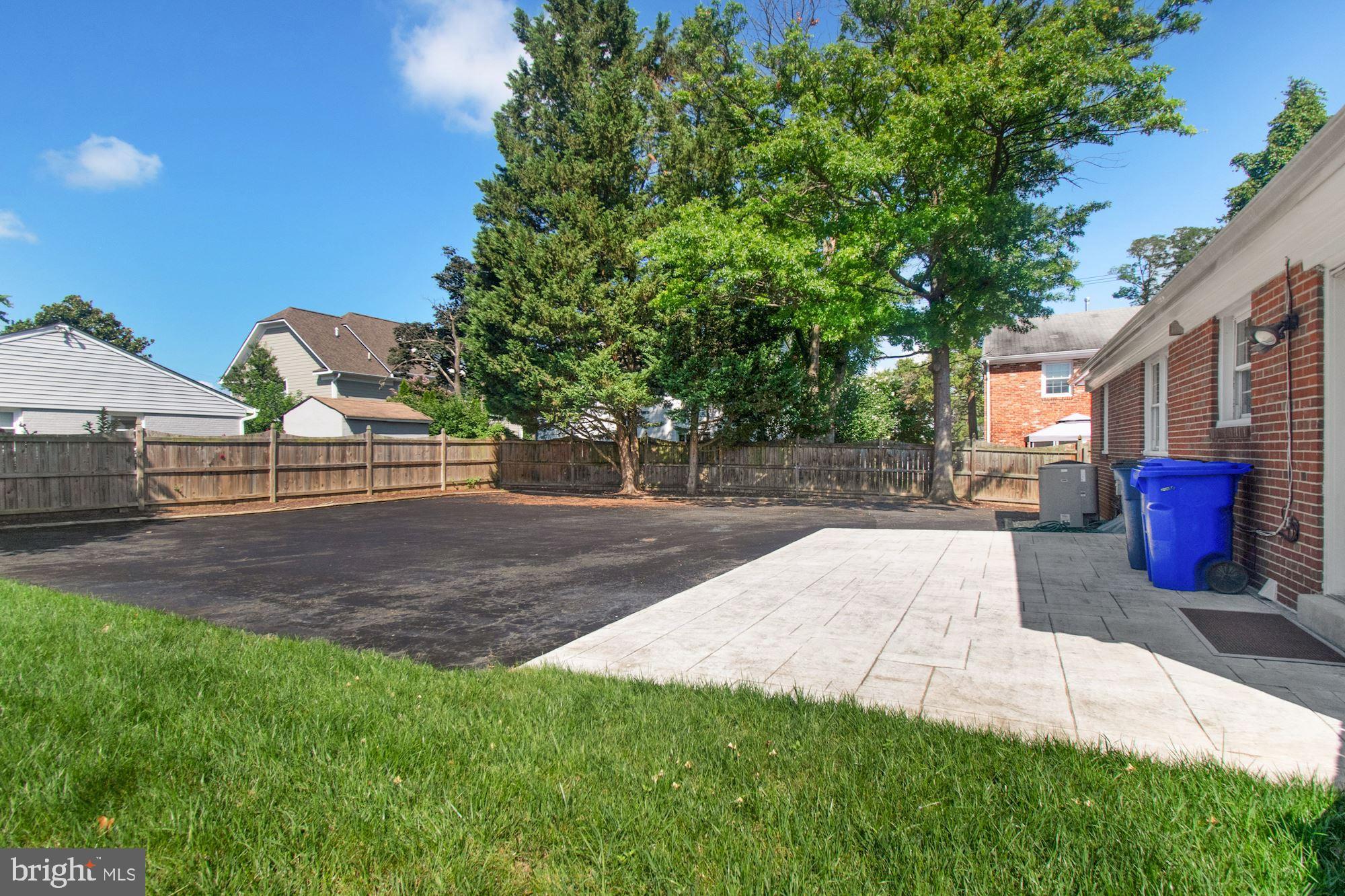 9414 Old Georgetown Road Bethesda, MD 20817 - Photo 4 of 31