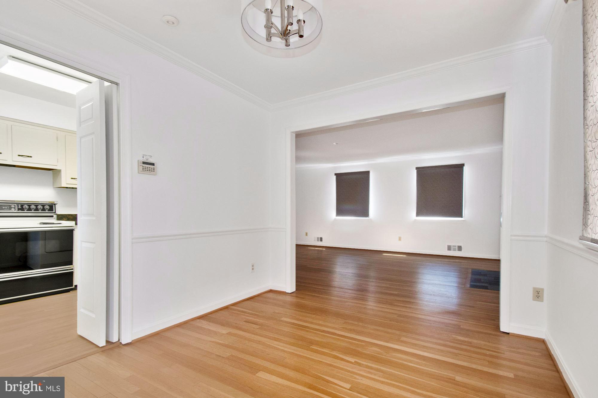 9414 Old Georgetown Road Bethesda, MD 20817 - Photo 6 of 31