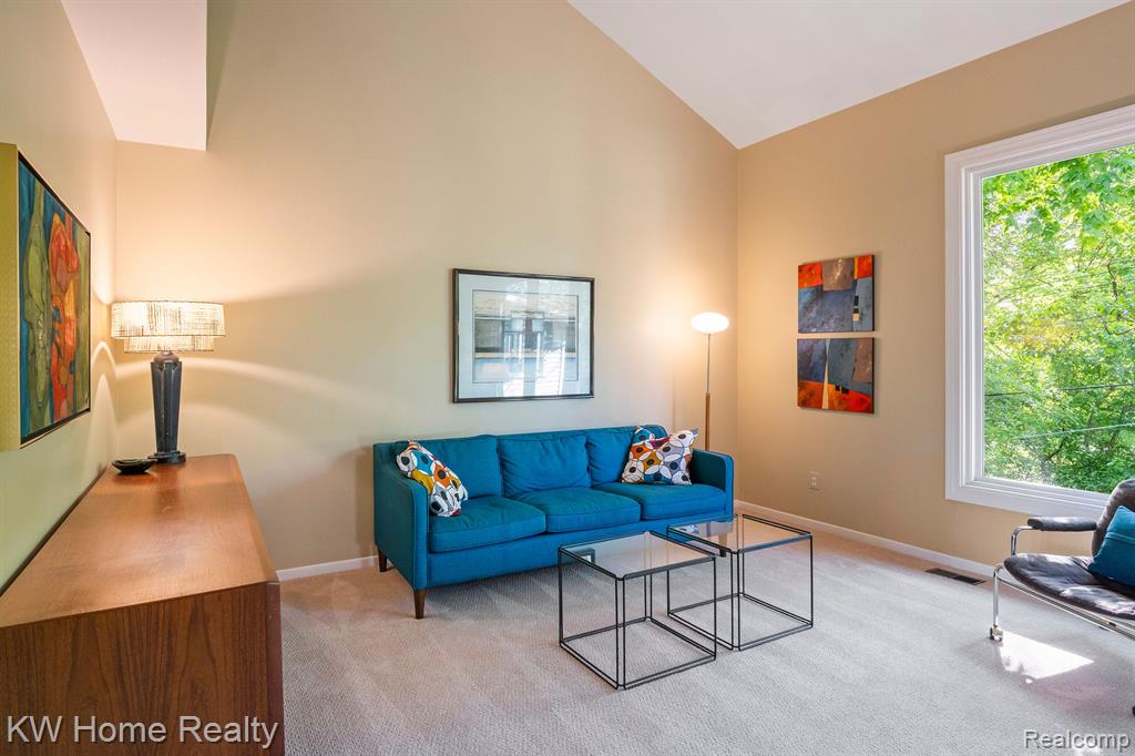 29952 Fox Grove Road Farmington Hills, MI 48334 - Photo 4 of 53 Gallery Image 4