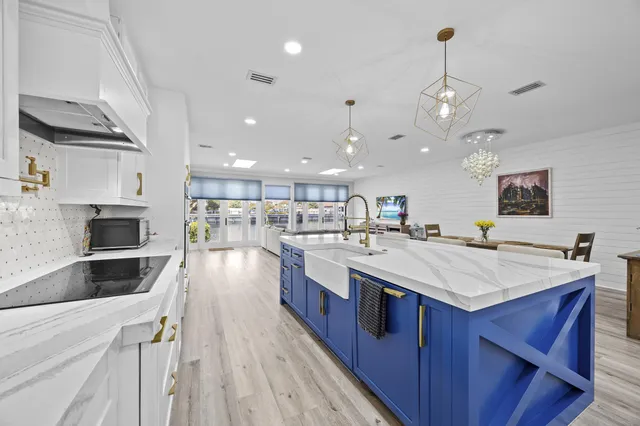 $749,900 | 6822 Via Regina, Boca Raton, FL 33433