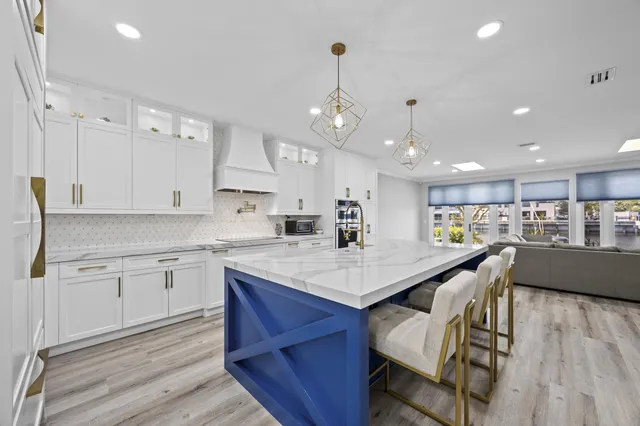 $749,900 | 6822 Via Regina, Boca Raton, FL 33433