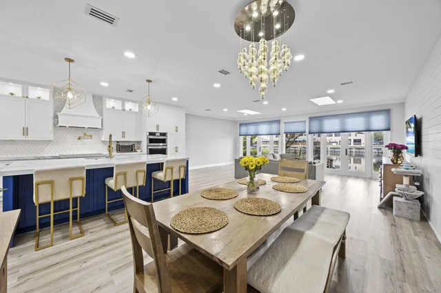 $749,900 | 6822 Via Regina, Boca Raton, FL 33433