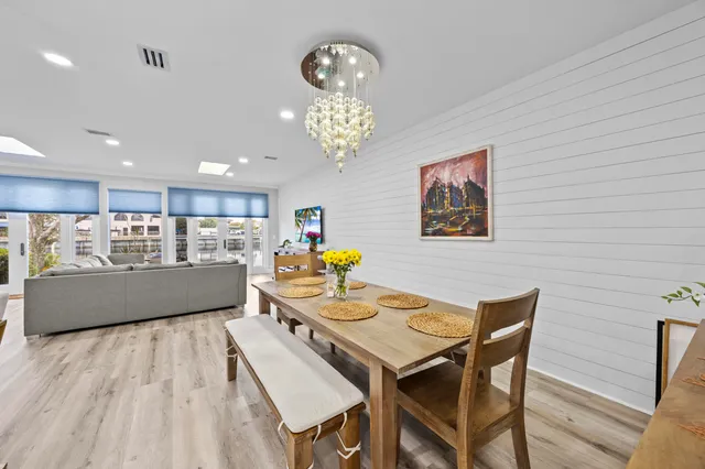 $749,900 | 6822 Via Regina, Boca Raton, FL 33433