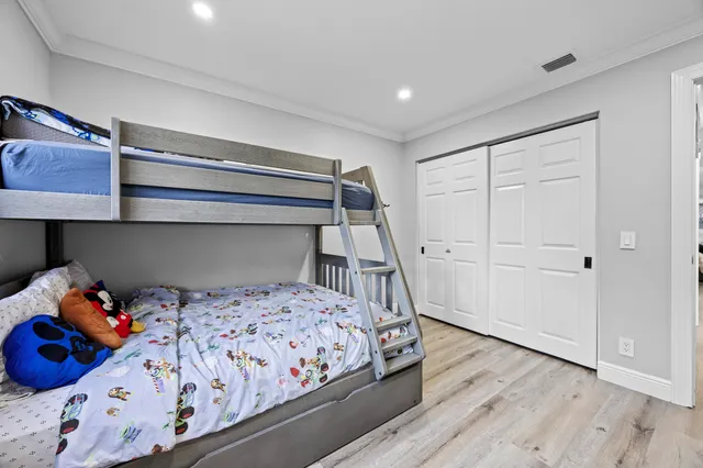 $749,900 | 6822 Via Regina, Boca Raton, FL 33433