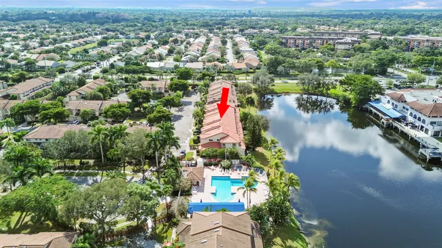 $749,900 | 6822 Via Regina, Boca Raton, FL 33433