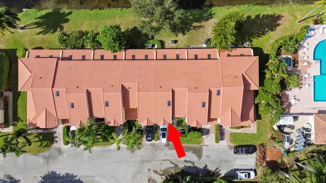 $749,900 | 6822 Via Regina, Boca Raton, FL 33433