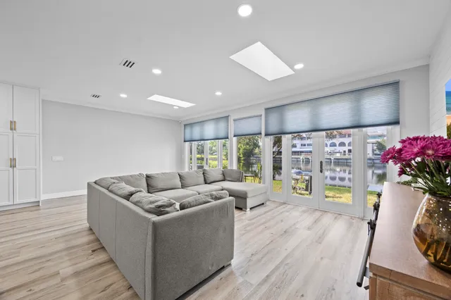 $749,900 | 6822 Via Regina, Boca Raton, FL 33433