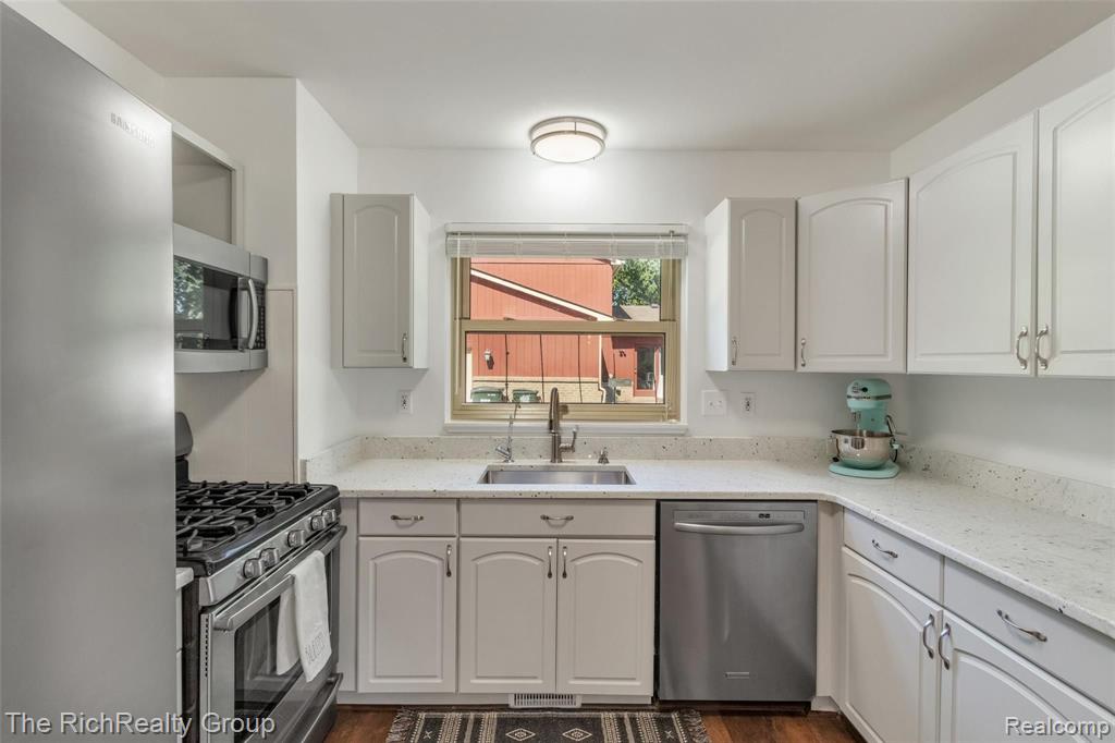 788 Francis Street Rochester Hills, MI 48307 - Photo 16 of 53