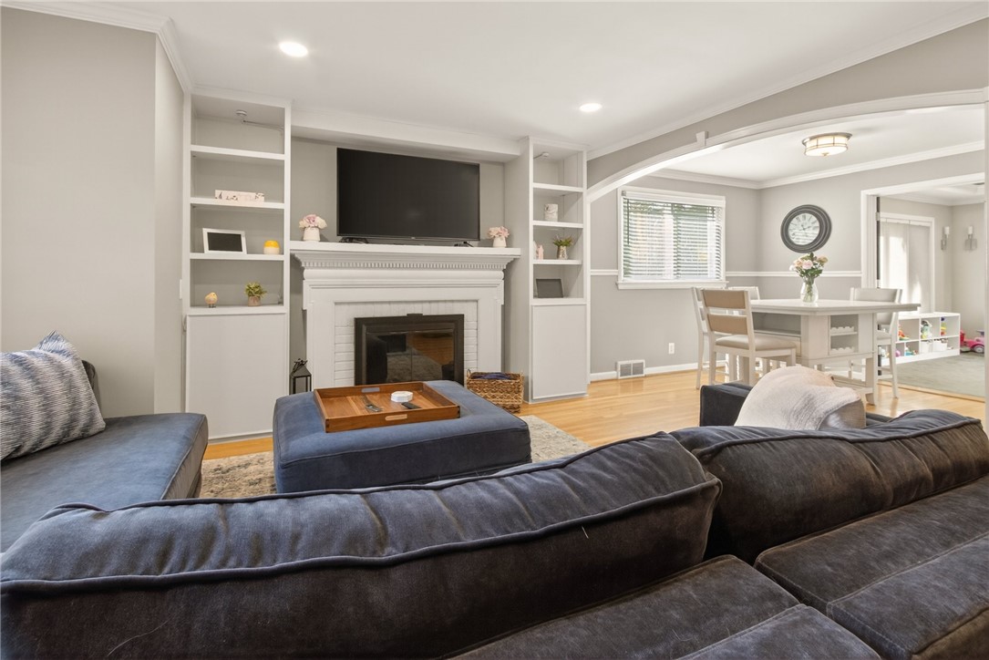 606 Claybourne Road Brighton, NY 14618 - Photo 7 of 43 Great Room