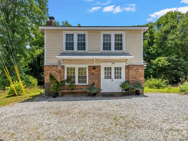 $279,000 | 144 East Howard Street, Tryon, NC 28782