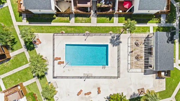 $1,700 | 641 Executive Center Drive, Unit P105, West Palm Beach, FL 33401