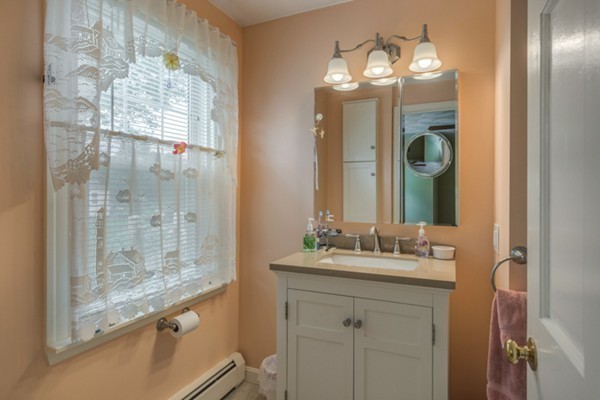 4 Munro Circle Tewksbury, MA 01876 - Photo 13 of 27