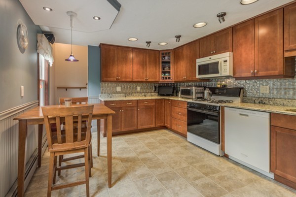 4 Munro Circle Tewksbury, MA 01876 - Photo 6 of 27