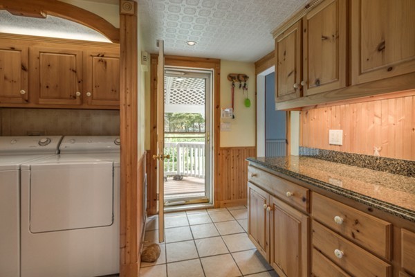 4 Munro Circle Tewksbury, MA 01876 - Photo 7 of 27